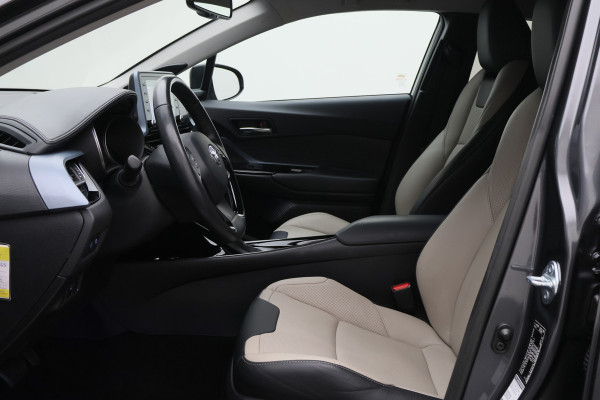 Toyota C-HR 1.8 Hybrid Style Two-Tone, Leer, Apple Carplay, Camera, JBL Sound, ACC, Keyless, 18"