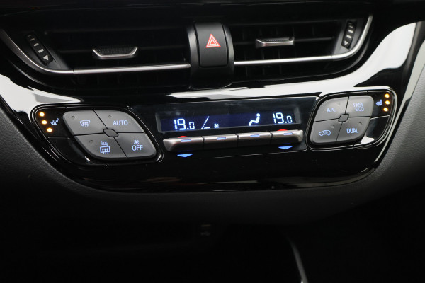 Toyota C-HR 1.8 Hybrid Style Two-Tone, Leer, Apple Carplay, Camera, JBL Sound, ACC, Keyless, 18"