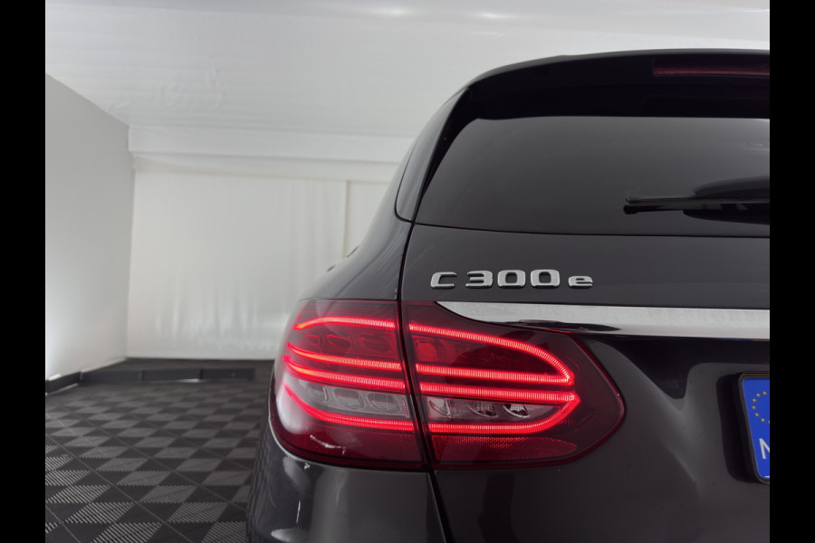 Mercedes-Benz C-Klasse Estate 300 e Business Solution AMG-Limited (Plug-in) {SoH-97%} (INCL-BTW) Aut. *LEATHER-ALCANTARA | MULTIBEAM-LED | NAVI-FULLMAP | TOPVIEW | DAB | CARPLAY | DIGI-COCKPIT | HEATED-SPORTSEATS | KEYLESS | PRIVACY-GLASS | SHIFTPADDLES | TOWBAR | 18"