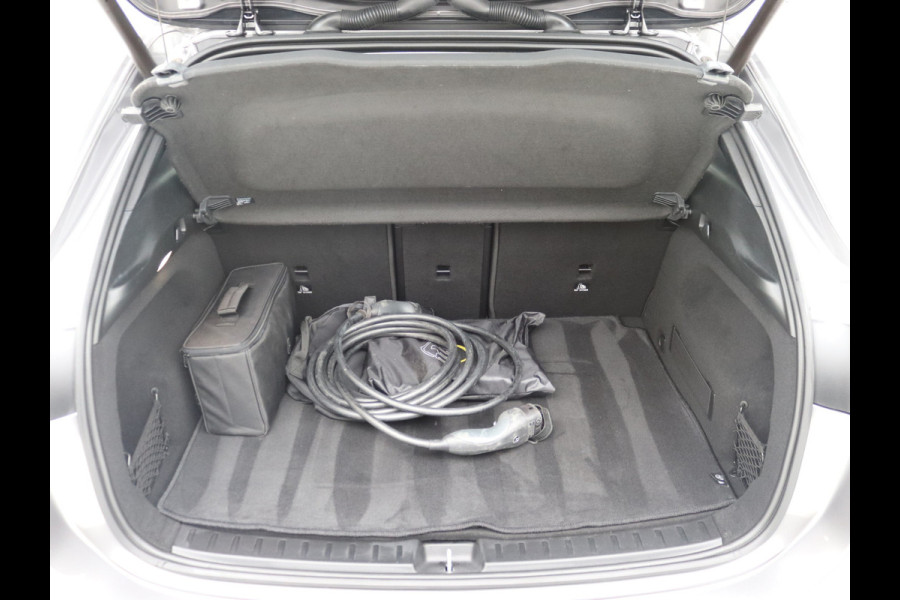 Mercedes-Benz EQA 250 AMG 67 kWh Pano, Memory, Distronic, Trekhaak