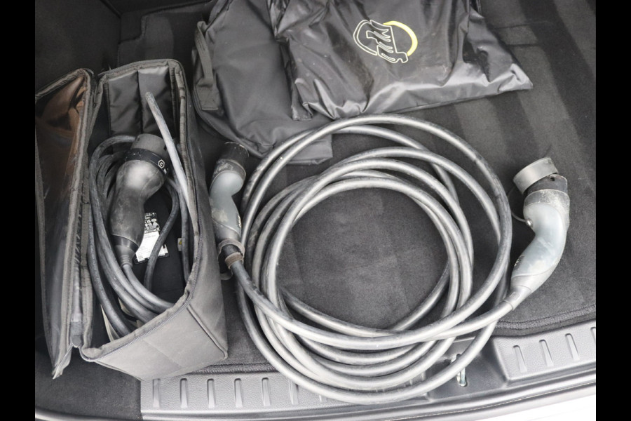 Mercedes-Benz EQA 250 AMG 67 kWh Pano, Memory, Distronic, Trekhaak