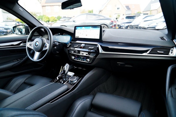 BMW 5 Serie 545e xDrive High Executive | Head Up Display | M-Kuipstoelen | Maxton-pakket | 360 Camera | harman/Kardon