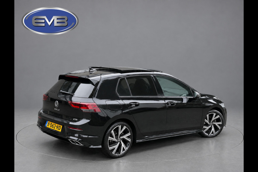 Volkswagen Golf 1.5 eTSI Automaat R-Line Business, panoramadak, sfeerverlichting, digitaal cockpit,stoelverwarming , vele opties