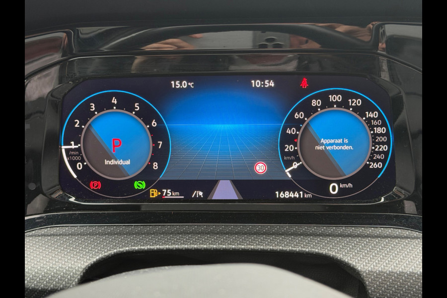 Volkswagen Golf 1.5 eTSI Automaat R-Line Business, panoramadak, sfeerverlichting, digitaal cockpit,stoelverwarming , vele opties