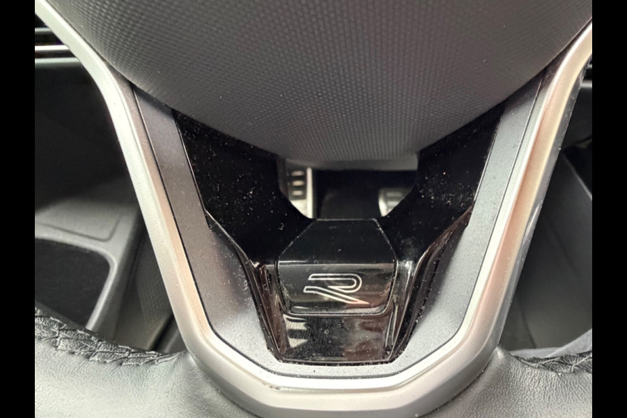 Volkswagen Golf 1.5 eTSI Automaat R-Line Business, panoramadak, sfeerverlichting, digitaal cockpit,stoelverwarming , vele opties