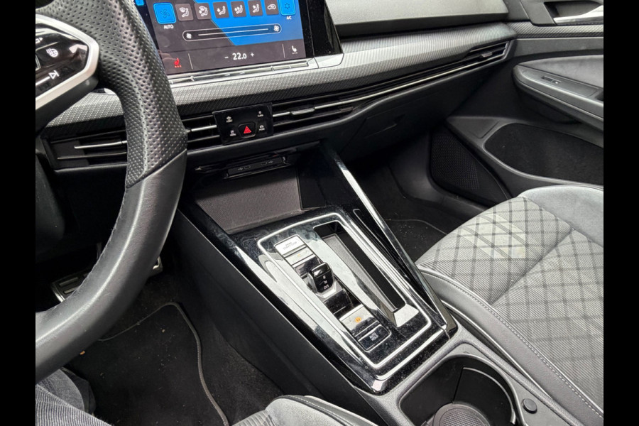 Volkswagen Golf 1.5 eTSI Automaat R-Line Business, panoramadak, sfeerverlichting, digitaal cockpit,stoelverwarming , vele opties