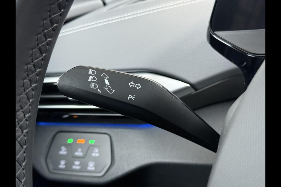 Volkswagen ID.5 Pro 77 kWh PANORAMADAK | ADAPTIVE CRUISE CONTROL | 360° CAMERA | 92% SOH | STOEL VERWARMING | APPLE CARPLAY / ANDROID AUTO