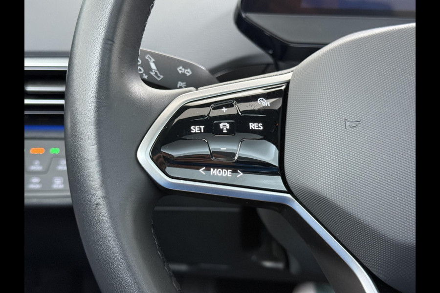 Volkswagen ID.5 Pro 77 kWh PANORAMADAK | ADAPTIVE CRUISE CONTROL | 360° CAMERA | 92% SOH | STOEL VERWARMING | APPLE CARPLAY / ANDROID AUTO