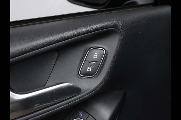 Ford Fiesta 1.1 Sport (APPLE CARPLAY,NAVI,LED,CRUISE,PDC,LANE ASSIST,ELEKTRISCH PAKKET,SPORTSTOELEN,LM VELGEN,NETTE STAAT)