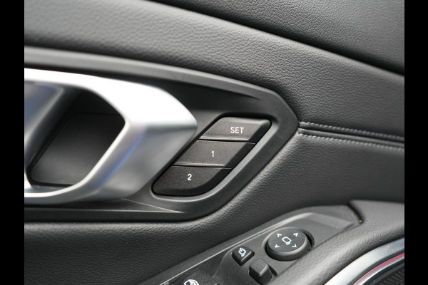 BMW 3-serie 320e Advantage PHEV 204pk Dealer O.H | SOH 87,2% | Head Up | Adaptive Cruise | Camera | Adaptief Onderstel | Laser LED | Lederen Sportstoelen Memory & Verwarmd | Apple Carplay | Blis | Virtual | Navigatie | DAB | 19"L.M |