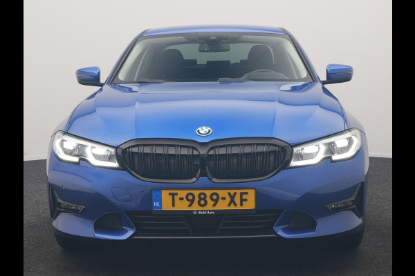 BMW 3-serie 320e Advantage PHEV 204pk Dealer O.H | SOH 87,2% | Head Up | Adaptive Cruise | Camera | Adaptief Onderstel | Laser LED | Lederen Sportstoelen Memory & Verwarmd | Apple Carplay | Blis | Virtual | Navigatie | DAB | 19"L.M |