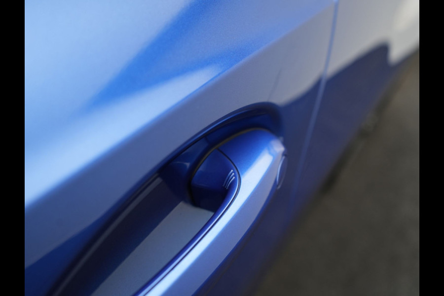 BMW 3-serie 320e Advantage PHEV 204pk Dealer O.H | SOH 87,2% | Head Up | Adaptive Cruise | Camera | Adaptief Onderstel | Laser LED | Lederen Sportstoelen Memory & Verwarmd | Apple Carplay | Blis | Virtual | Navigatie | DAB | 19"L.M |