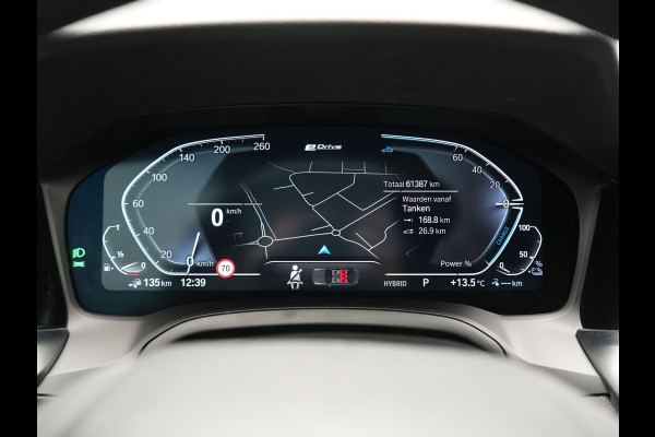 BMW 3-serie 320e Advantage PHEV 204pk Dealer O.H | SOH 87,2% | Head Up | Adaptive Cruise | Camera | Adaptief Onderstel | Laser LED | Lederen Sportstoelen Memory & Verwarmd | Apple Carplay | Blis | Virtual | Navigatie | DAB | 19"L.M |