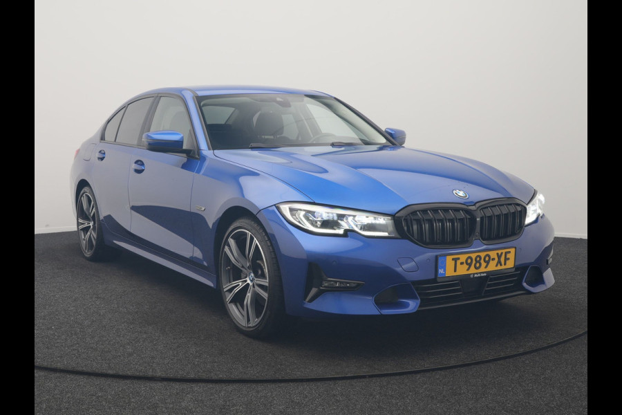 BMW 3-serie 320e Advantage PHEV 204pk Dealer O.H | SOH 87,2% | Head Up | Adaptive Cruise | Camera | Adaptief Onderstel | Laser LED | Lederen Sportstoelen Memory & Verwarmd | Apple Carplay | Blis | Virtual | Navigatie | DAB | 19"L.M |