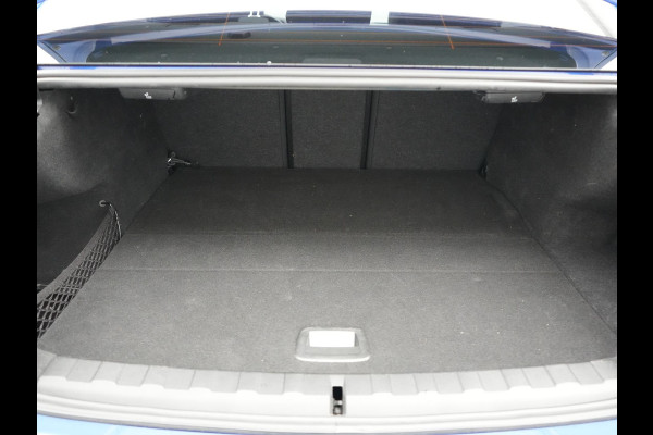 BMW 3-serie 320e Advantage PHEV 204pk Dealer O.H | SOH 87,2% | Head Up | Adaptive Cruise | Camera | Adaptief Onderstel | Laser LED | Lederen Sportstoelen Memory & Verwarmd | Apple Carplay | Blis | Virtual | Navigatie | DAB | 19"L.M |