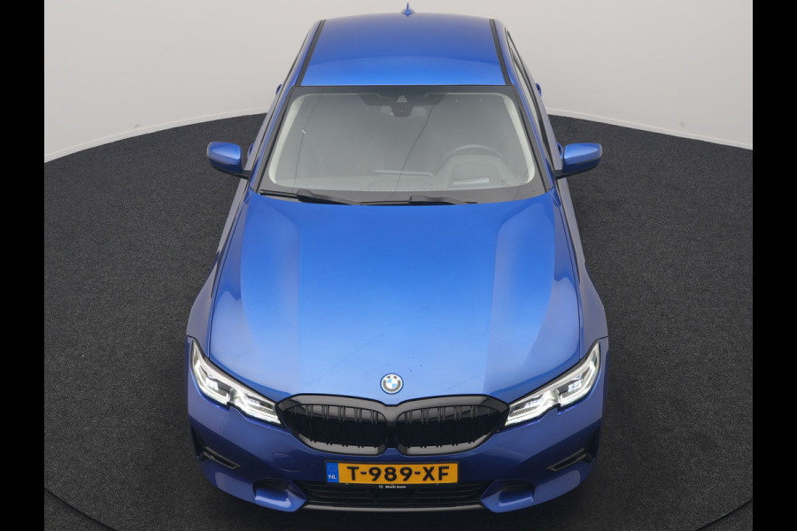 BMW 3-serie 320e Advantage PHEV 204pk Dealer O.H | SOH 87,2% | Head Up | Adaptive Cruise | Camera | Adaptief Onderstel | Laser LED | Lederen Sportstoelen Memory & Verwarmd | Apple Carplay | Blis | Virtual | Navigatie | DAB | 19"L.M |
