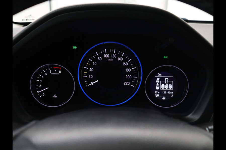 Honda HR-V 1.5 i-VTEC Executive | Panoramadak | Half leder | Cruise control | Trekhaak | Lane assist | Stoelverwarming | Camera | Park assist