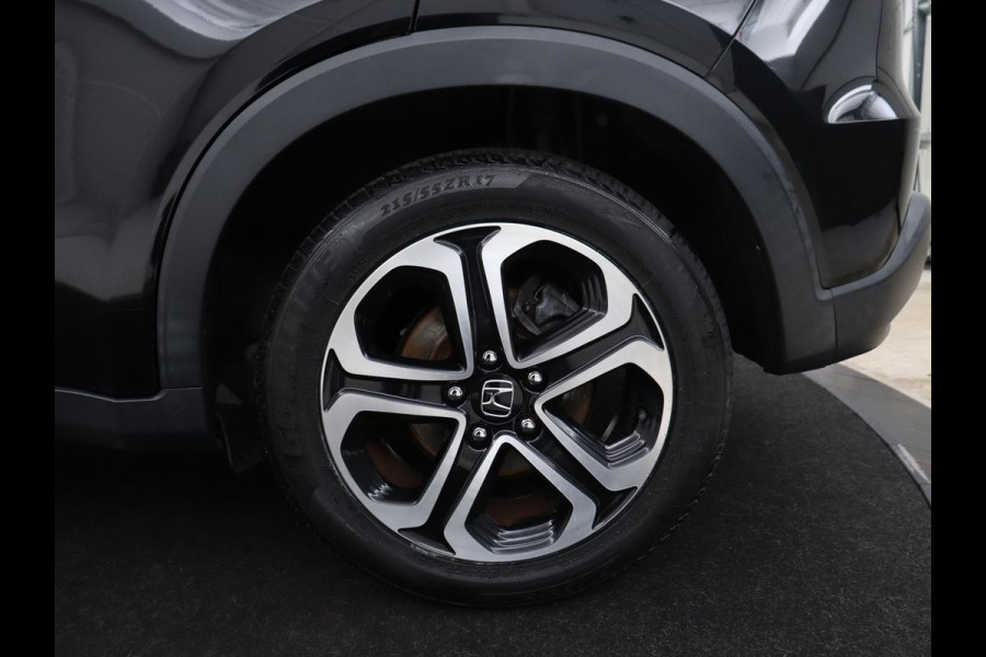 Honda HR-V 1.5 i-VTEC Executive | Panoramadak | Half leder | Cruise control | Trekhaak | Lane assist | Stoelverwarming | Camera | Park assist