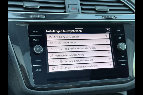 Volkswagen Tiguan 1.5 TSI R-Line Pano/Camera/Sfeer
