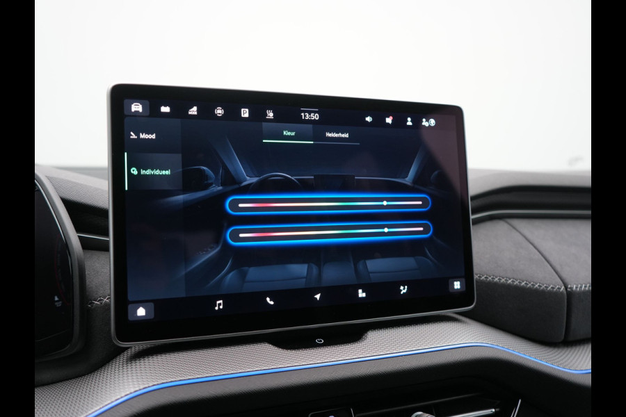 Škoda Kodiaq 1.5 TSI Sportline Business PHEV 204pk Dealer O.H | Panodak | Trekhaak Af Fabriek | Adaptive Cruise | Head Up | 360 Camera | Canton | Alcantara Sportstoelen Memory & Verwarmd | Stuur Verwarmd | Keyless | Sfeerverlichting | Apple Carplay | DAB | Navigatie | Virtual | 19"L.M | Plug In Hybrid |
