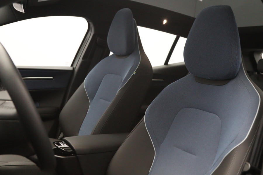 Volvo EX30 Twin Motor 428 PK Performance Ultra 69 kWh, SOH 95 %, Adap. Cruise Control, 360° Camera, Harman/Kardon