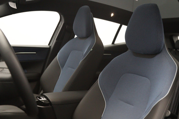 Volvo EX30 Twin Motor 428 PK Performance Ultra 69 kWh, SOH 95 %, Adap. Cruise Control, 360° Camera, Harman/Kardon