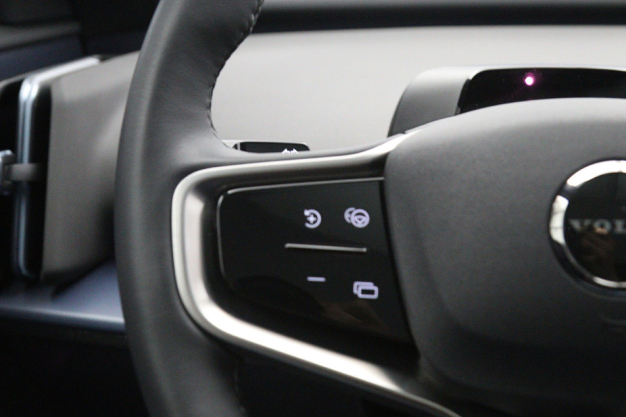 Volvo EX30 Twin Motor 428 PK Performance Ultra 69 kWh, SOH 95 %, Adap. Cruise Control, 360° Camera, Harman/Kardon