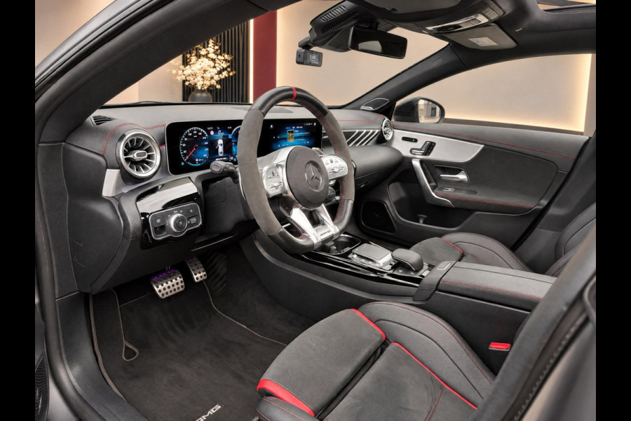 Mercedes-Benz CLA-Klasse AMG 45 S 421PK 4MATIC+ Premium Plus | Pano | Burmester | Kuipstoelen | Dealer Ond.