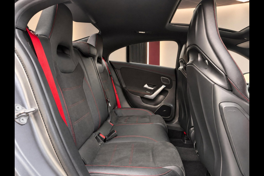 Mercedes-Benz CLA-Klasse AMG 45 S 421PK 4MATIC+ Premium Plus | Pano | Burmester | Kuipstoelen | Dealer Ond.