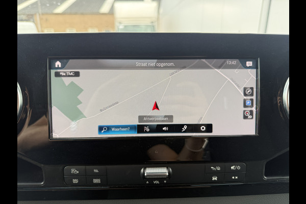 Mercedes-Benz Sprinter 516 2.2 CDI L2H2 Dubbellucht 10 Inch MBUX 3,5t Trekhaak Climate Control Navigatie Parkeersensoren V + A