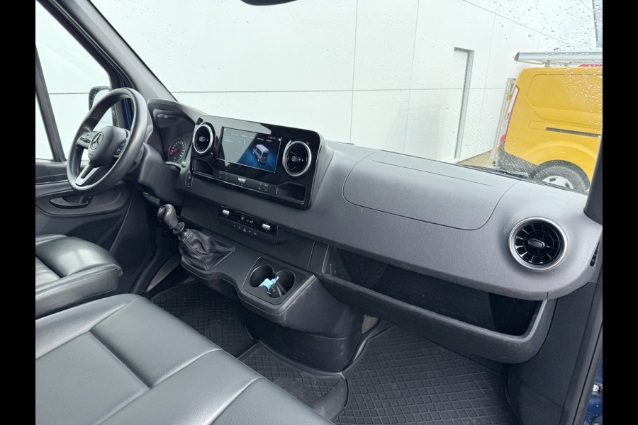 Mercedes-Benz Sprinter 317 1.9 CDI L2H2 LED 10 Inch MBUX Scherm Lederen bekleding Climate Control Cruise Control Camera Navigatie Parkeersensoren voor
