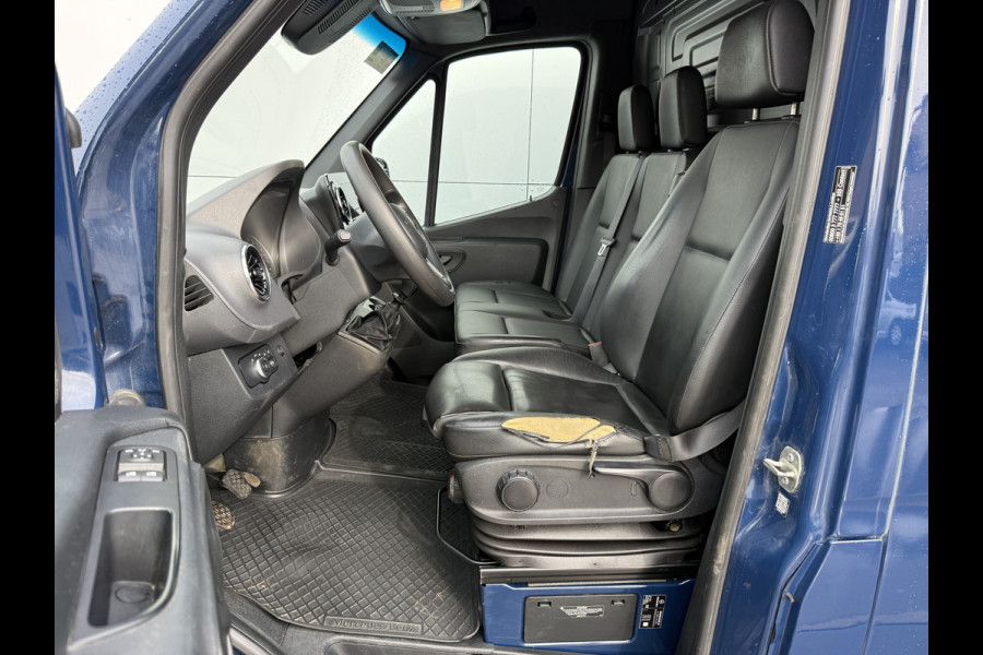 Mercedes-Benz Sprinter 317 1.9 CDI L2H2 LED 10 Inch MBUX Scherm Lederen bekleding Climate Control Cruise Control Camera Navigatie Parkeersensoren voor