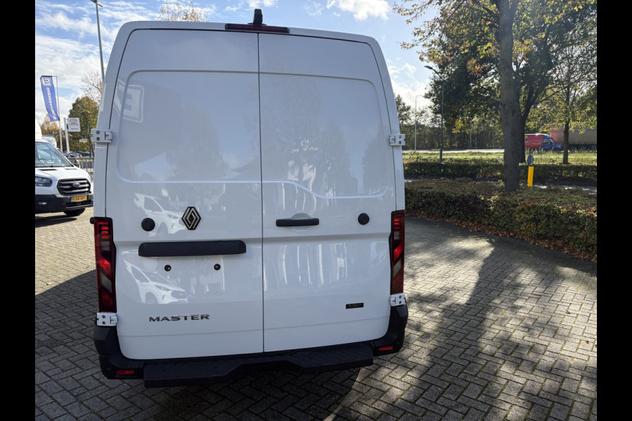 Renault Master E-Tech T35 L3H2 Advance long range 87 kWh 143pk | Trekhaak | Navi | Camera | 270gr. deuren | Betimmering | etc. etc.