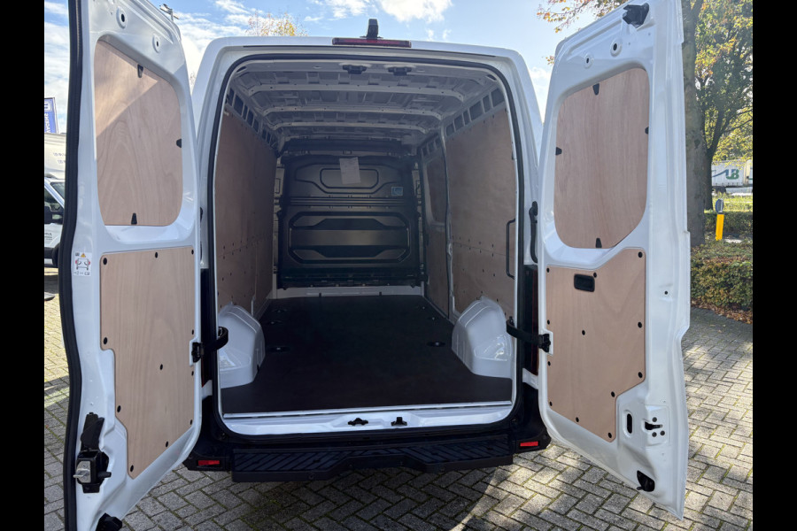 Renault Master E-Tech T35 L3H2 Advance long range 87 kWh 143pk | Trekhaak | Navi | Camera | 270gr. deuren | Betimmering | etc. etc.