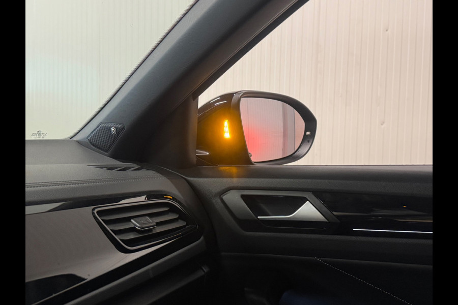 Volkswagen T-Roc 1.5 TSI R-Line | PANO | IQ LIGHTS | BEATS AUDIO | TREKHAAK