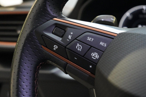 CUPRA Formentor 1.4 TSI e-Hybrid Essential | SoH 98,13% | Navigatie | Stuurverwarming | Adaptive cruise | Camera  | Carplay