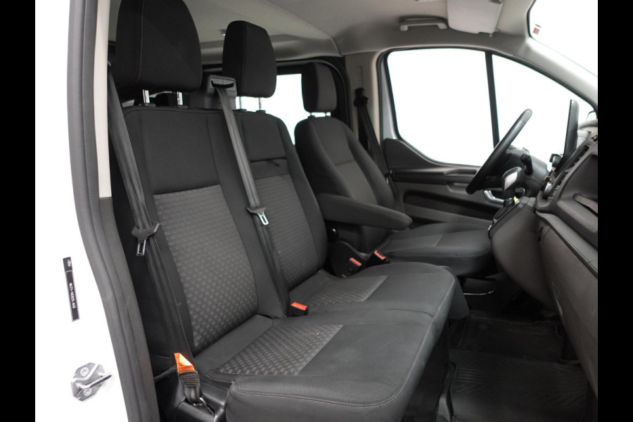 Ford Transit Custom L2H1 Trend Automaat Dubbele cabine Navigatie Trekhaak Cruise Control Parkeersensoren Airco Bluetooth Apple carplay Android auto Euro 6