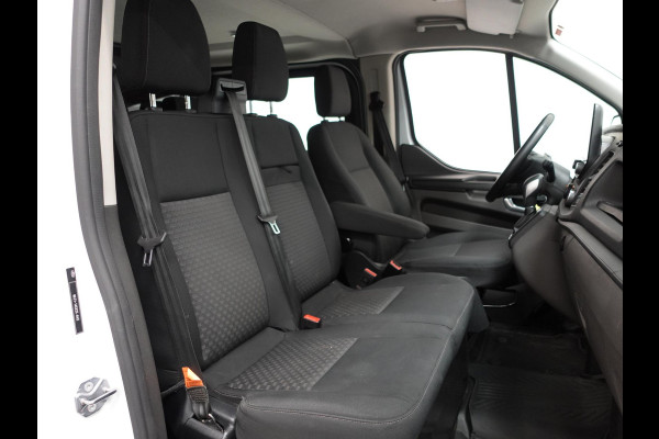 Ford Transit Custom L2H1 Trend Automaat Dubbele cabine Navigatie Trekhaak Cruise Control Parkeersensoren Airco Bluetooth Apple carplay Android auto Euro 6