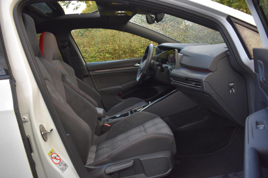 Volkswagen Golf 2.0 TSI GTI Pano IQ HK Camera Trekhaak