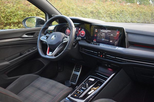 Volkswagen Golf 2.0 TSI GTI Pano IQ HK Camera Trekhaak