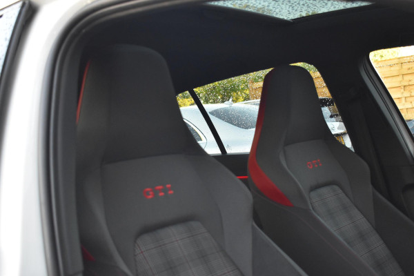 Volkswagen Golf 2.0 TSI GTI Pano IQ HK Camera Trekhaak