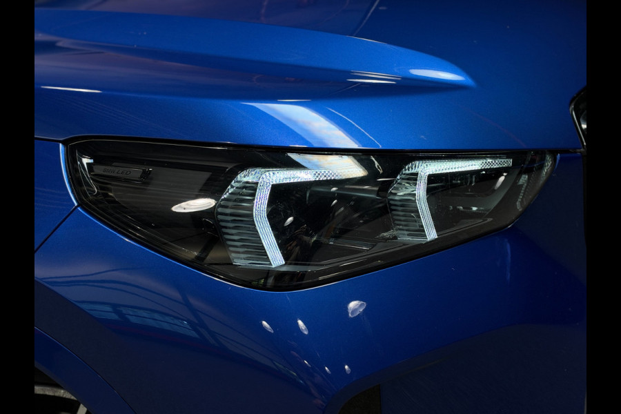 BMW iX1 xDrive30 Launch Edition 67 kWh |HUD|Panorama|Harman/Kardon|BTW incl