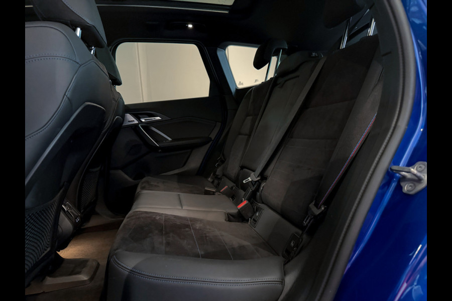 BMW iX1 xDrive30 Launch Edition 67 kWh |HUD|Panorama|Harman/Kardon|BTW incl