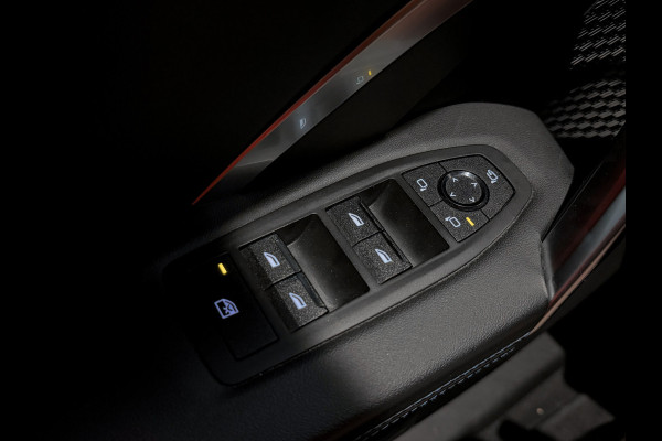BMW iX1 xDrive30 Launch Edition 67 kWh |HUD|Panorama|Harman/Kardon|BTW incl