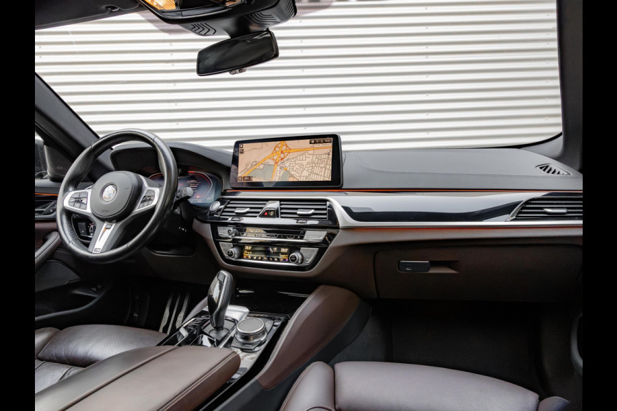 BMW 5 Serie Touring 540i xDrive M-Sport Pro - Pano - Trekhaak - Nappa - Standkachel - Stoelventilatie