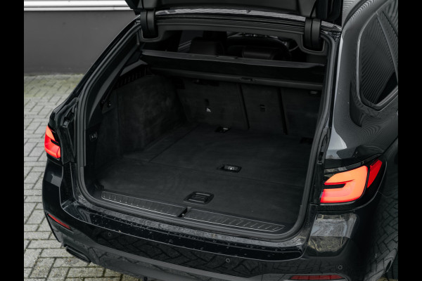 BMW 5 Serie Touring 540i xDrive M-Sport Pro - Pano - Trekhaak - Nappa - Standkachel - Stoelventilatie