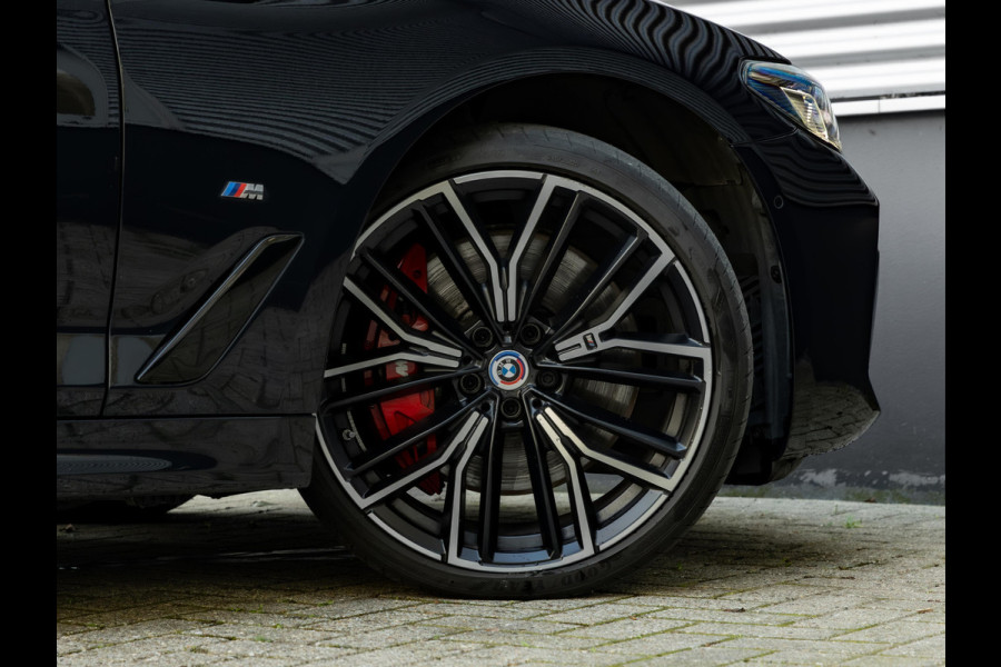 BMW 5 Serie Touring 540i xDrive M-Sport Pro - Pano - Trekhaak - Nappa - Standkachel - Stoelventilatie