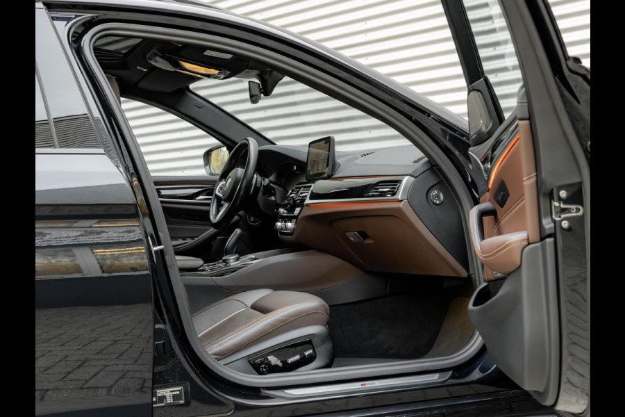 BMW 5 Serie Touring 540i xDrive M-Sport Pro - Pano - Trekhaak - Nappa - Standkachel - Stoelventilatie