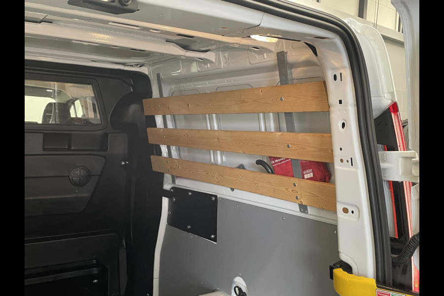 Ford Transit Custom 300 2.0 TDCI L2H1 Trend Dubbele Cabine Automaat Navigatie Airco Navigatie Bluetooth Trekhaak Parkeercamera Parkeersensoren voor en achter