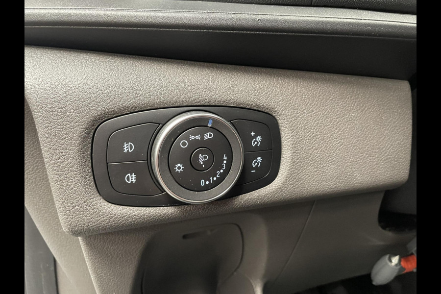 Ford Transit Custom 300 2.0 TDCI L2H1 Trend Dubbele Cabine Automaat Navigatie Airco Navigatie Bluetooth Trekhaak Parkeercamera Parkeersensoren voor en achter